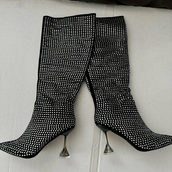 NWOT! NEW NEW NEW NEVER WORN! Knee-high, High Heel Rhinestone Boots Sz 11 - NYE - Picture 3 of 8
